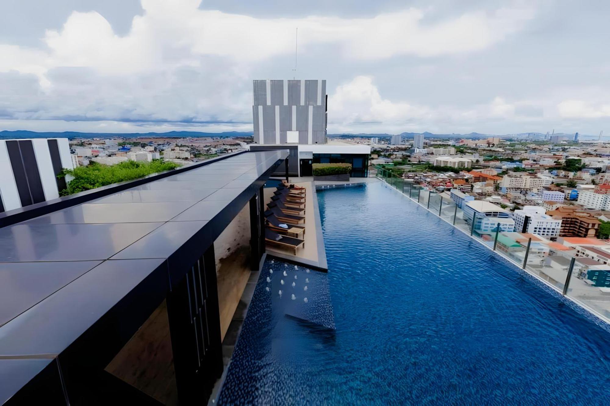 The Base Apartments At Central Pattaya Buitenkant foto