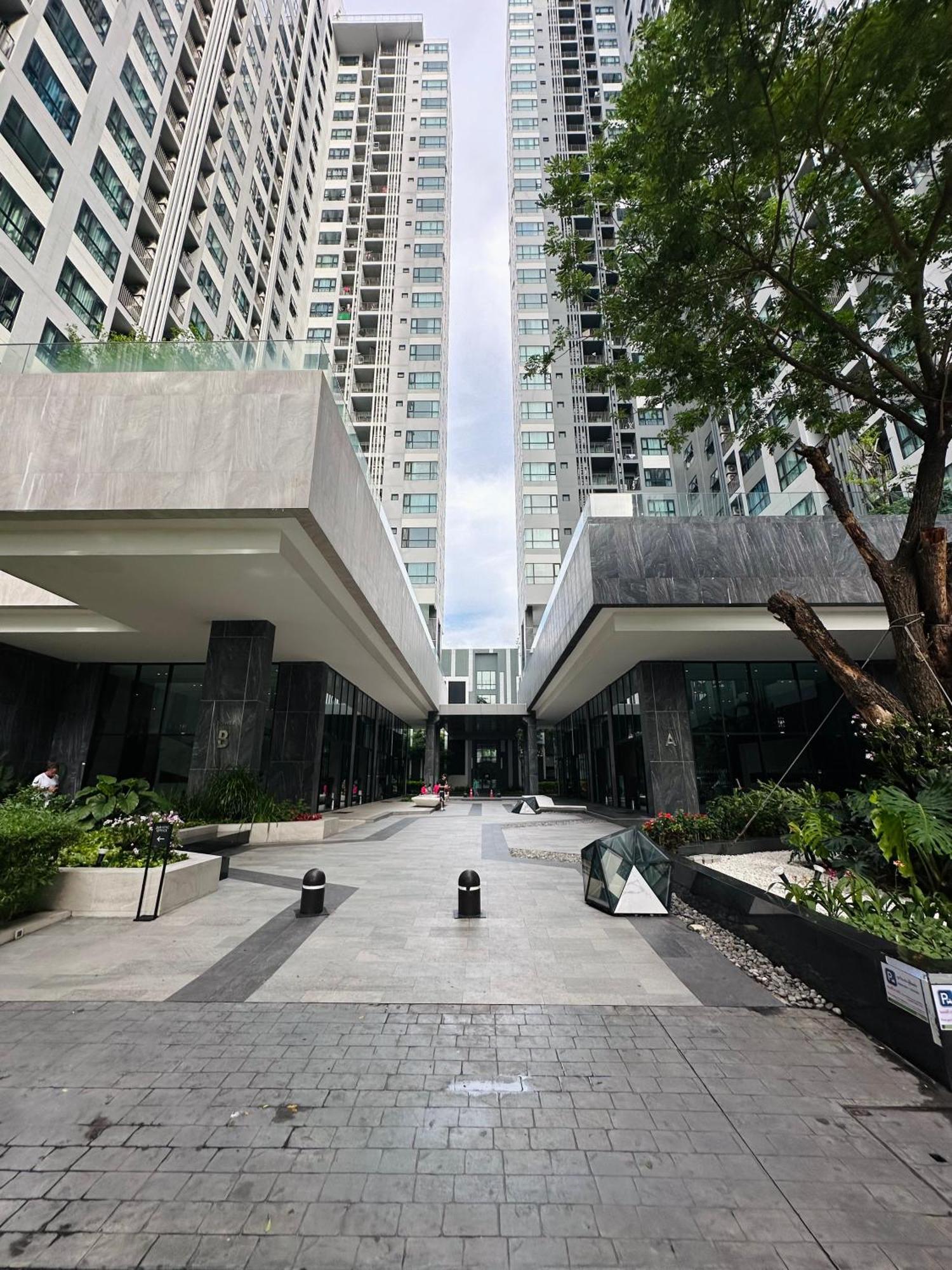 The Base Apartments At Central Pattaya Buitenkant foto